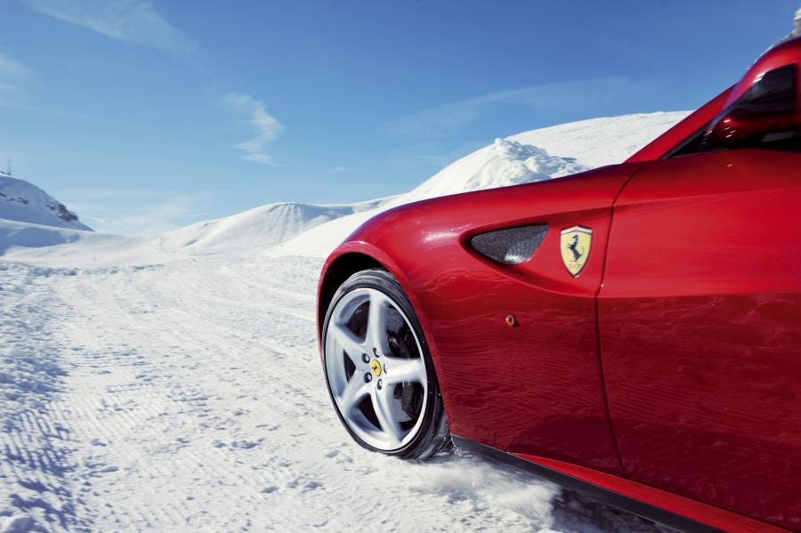  Ferrari FF 2011 года  (фото 75 из 195)
